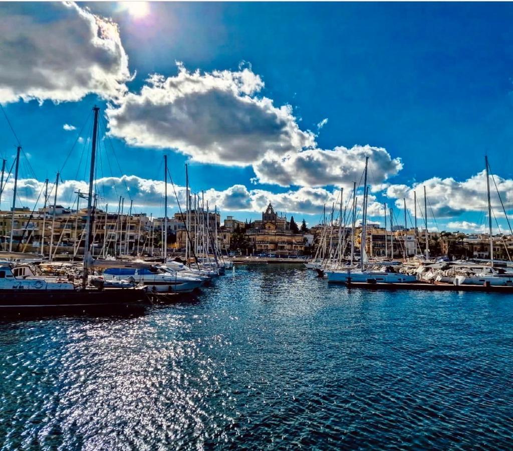 New & Unique Apartment - A 5 Minutes Ferry To Capital City Of Valletta Senglea Luaran gambar